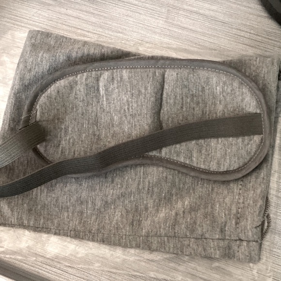 LIVING PROOF Perfect Hair Day Dry Shampoo HAIR KIT - Picture 14 of 16